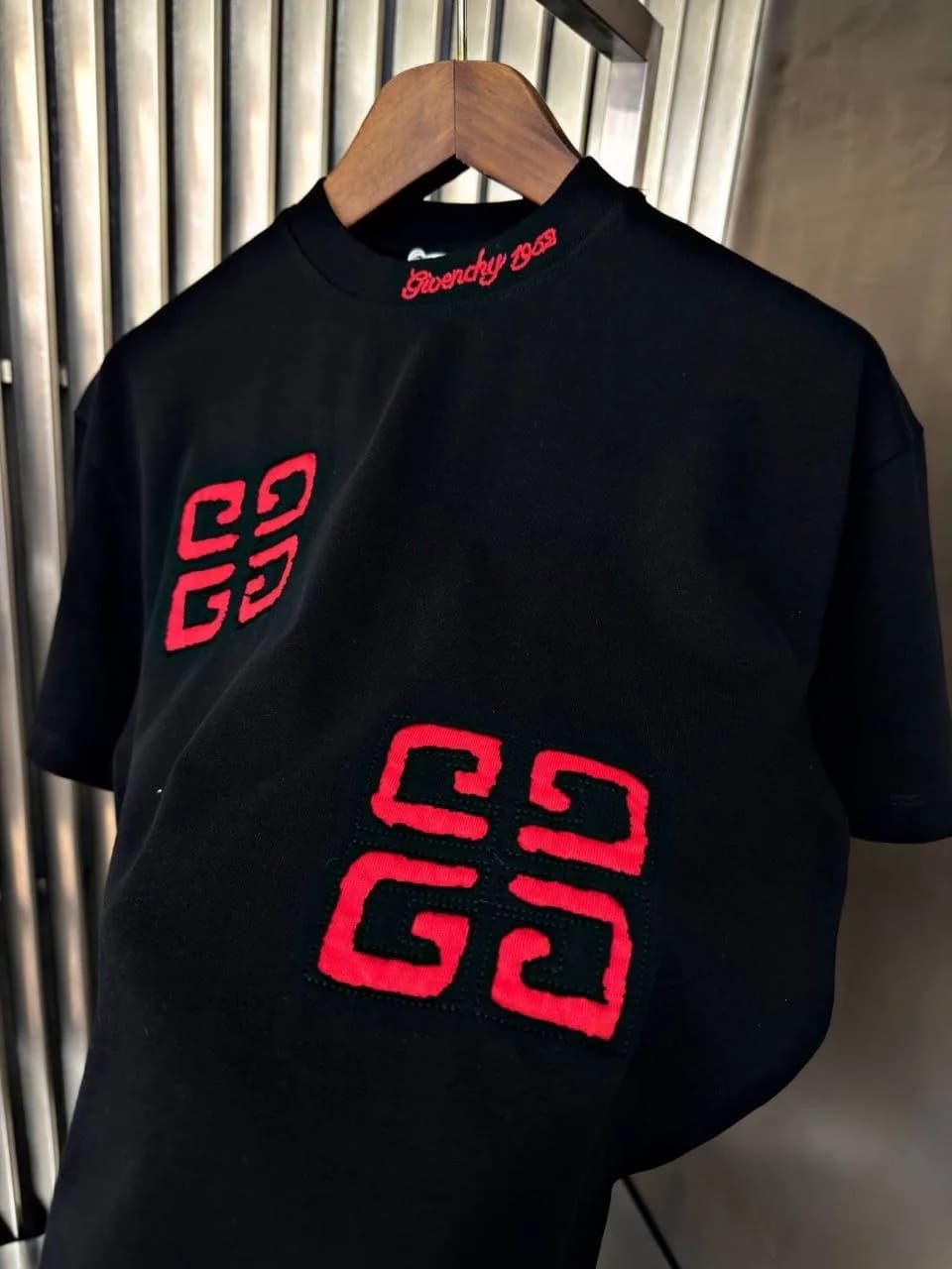 T-SHIRT GIVENCHY MONOGRAM