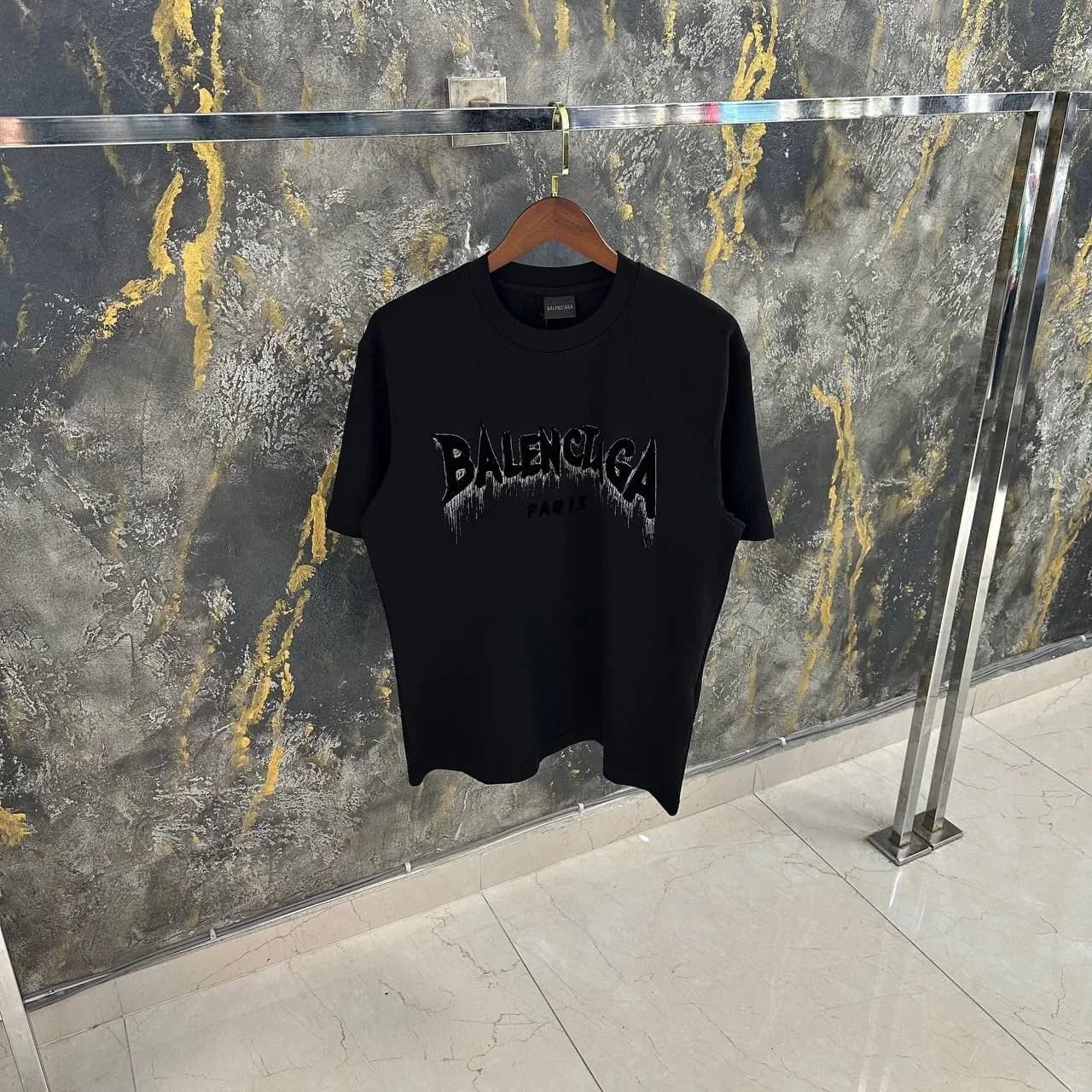 T-SHIRT BALENCIAGA GRAFFITI dettaglio prodotto