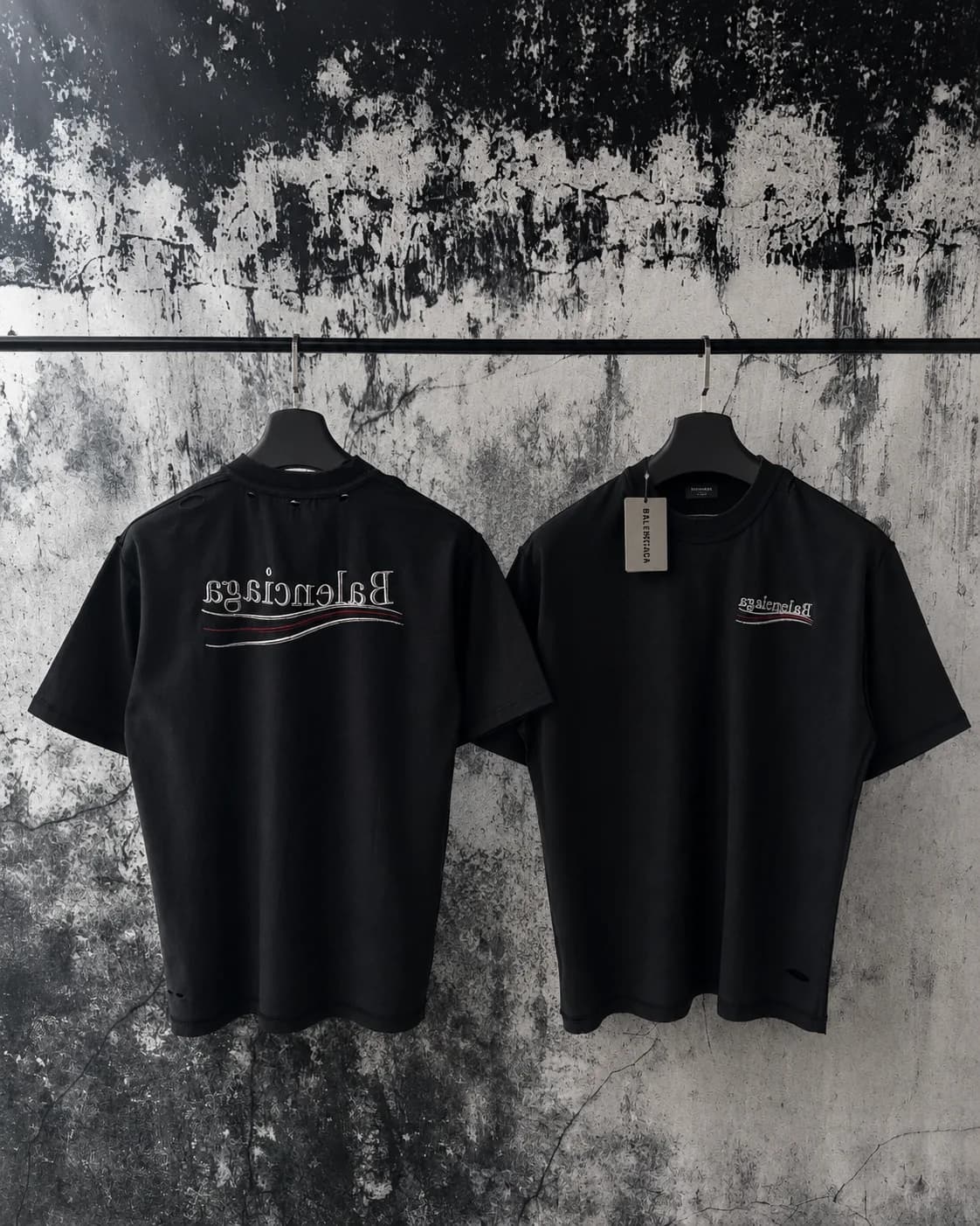 T-SHIRT BALENCIAGA DISTRESSED MIRROR LOGO