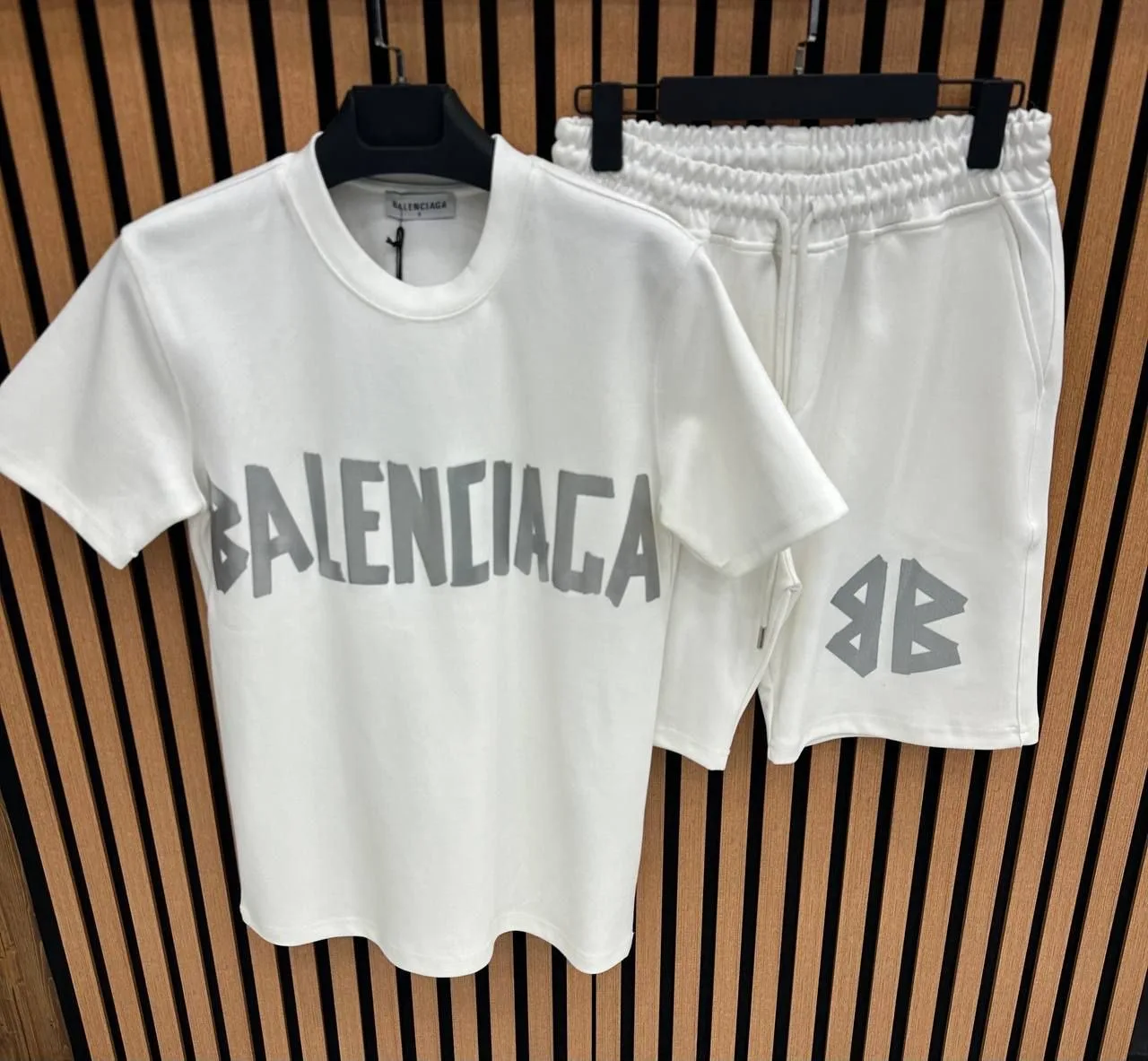 COMPLETO BALENCIAGA T-SHIRT SHORTS