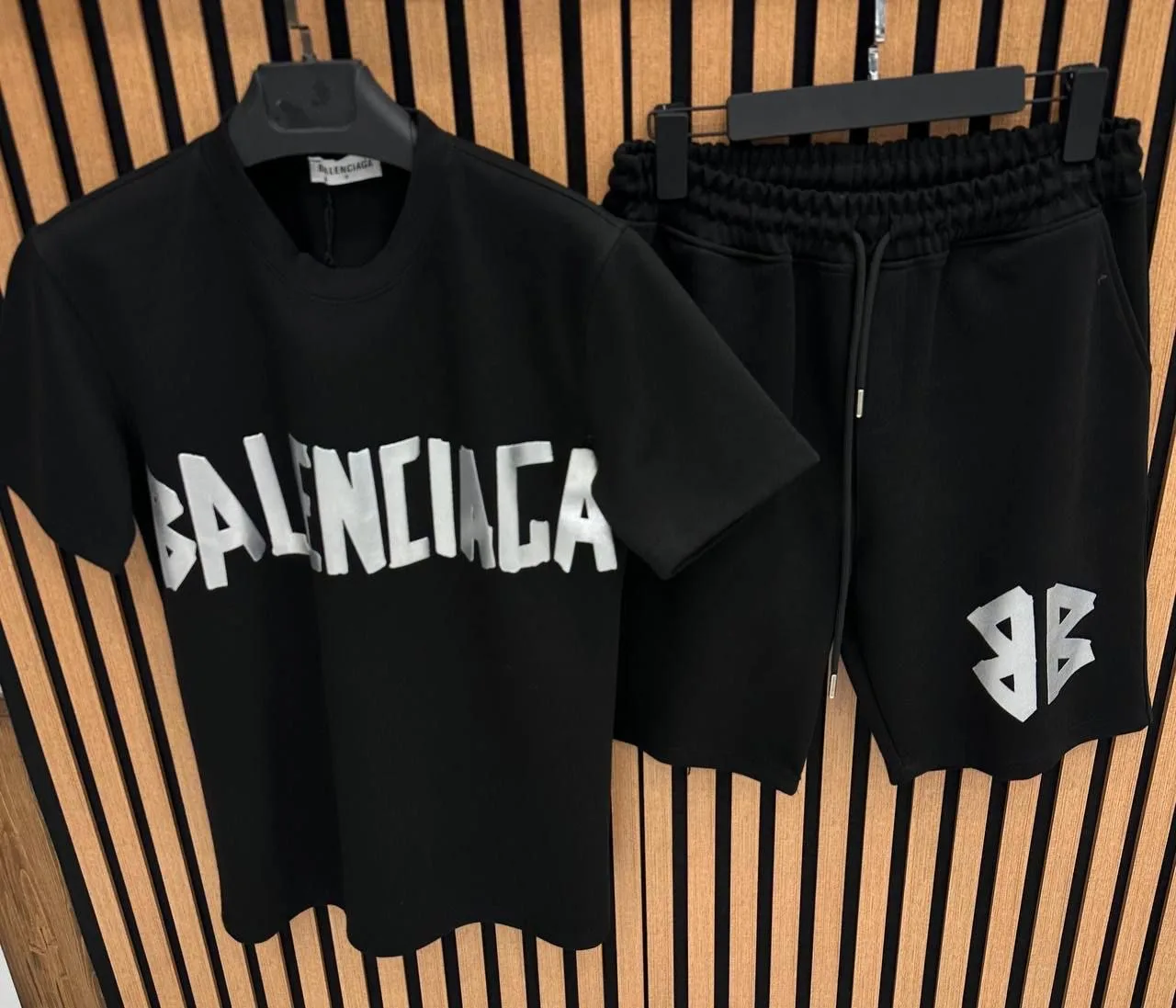 COMPLETO BALENCIAGA T-SHIRT SHORTS dettaglio prodotto