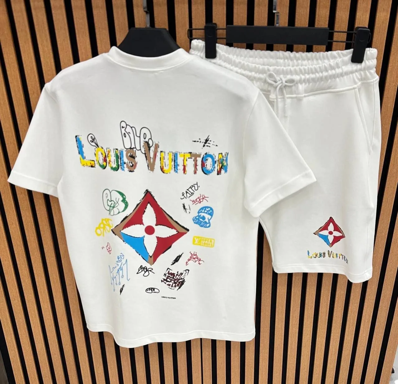 COMPLETO LV T-SHIRT SHORTS dettaglio prodotto