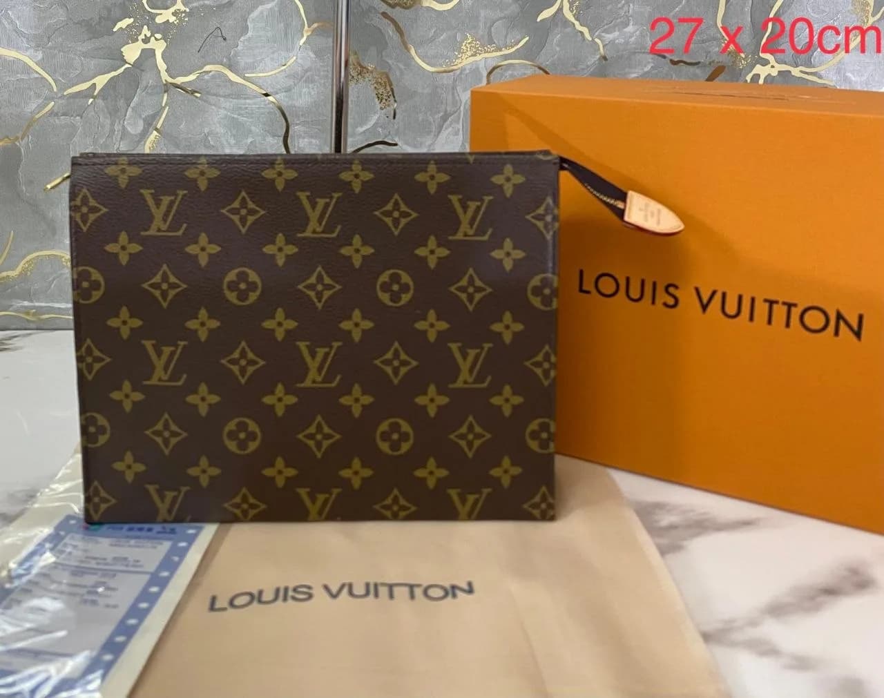POCHETTE LV 26 TELA MONOGRAM