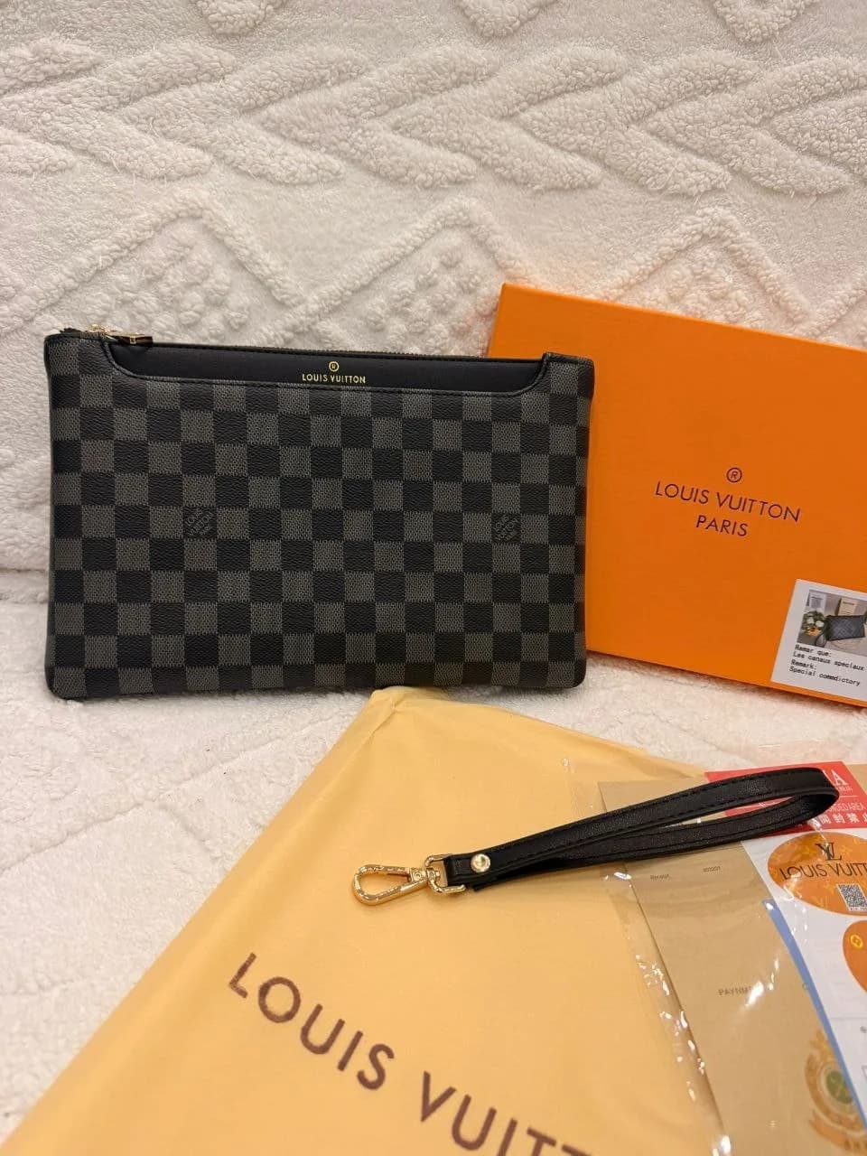 POCHETTE LV dettaglio prodotto