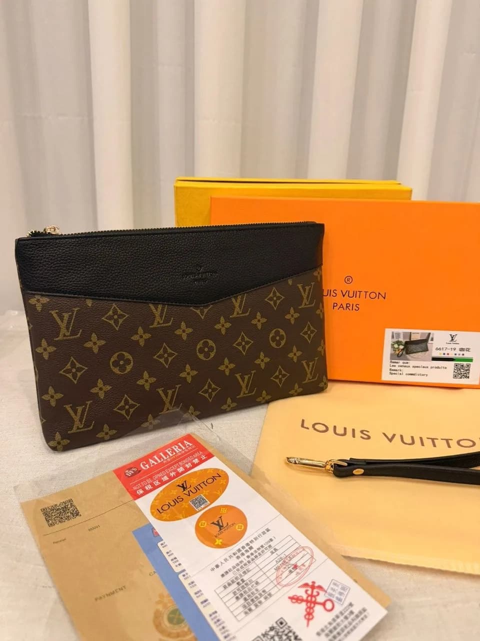 POCHETTE LV dettaglio prodotto